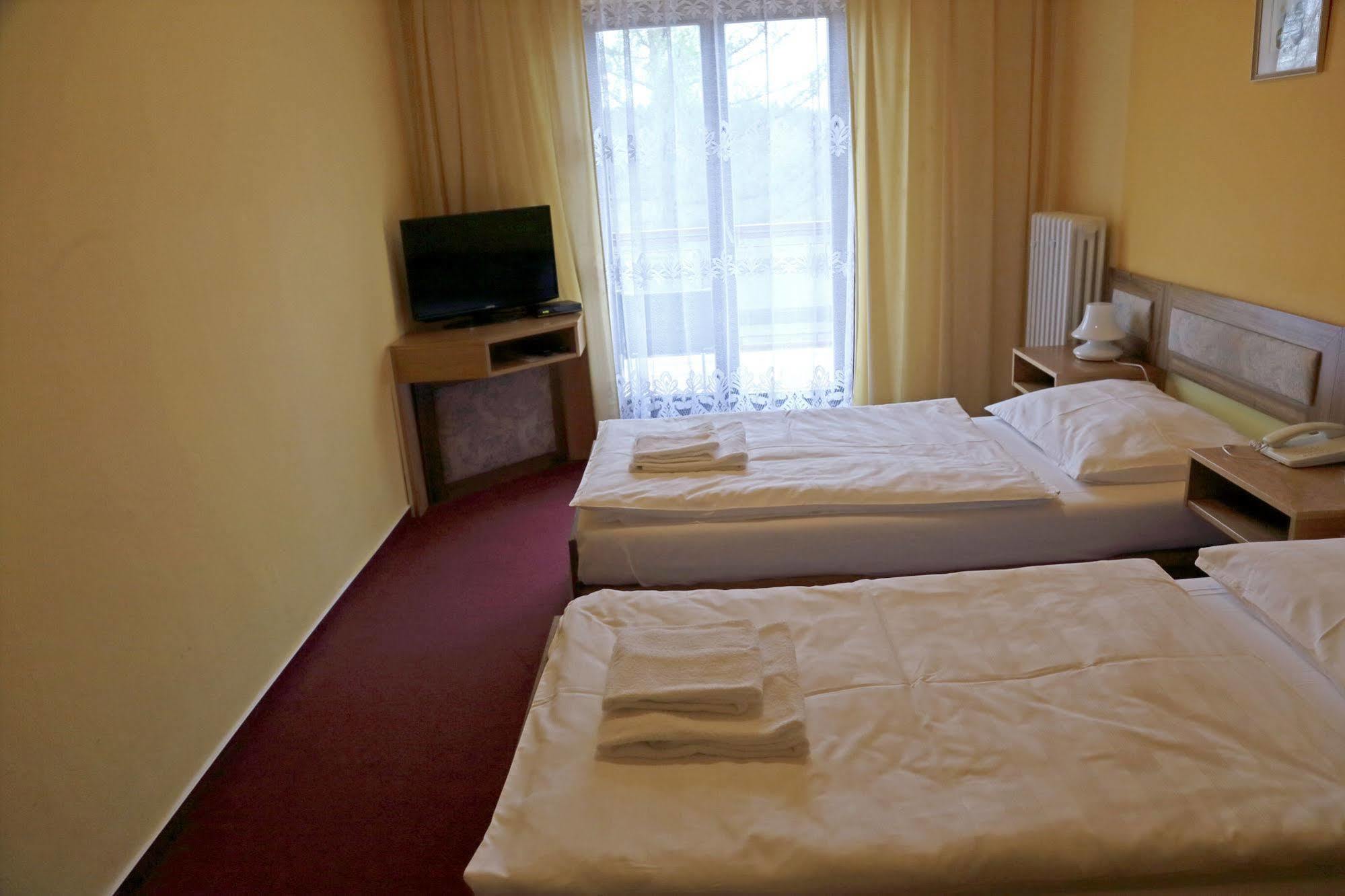 Resort Hotel Zvikov Звіковське Подграді Екстер'єр фото